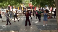 中心广场，舞知音舞蹈队，学跳站在草原望北京