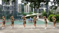 广场水兵舞 广场舞女兵走在大街上原创热舞