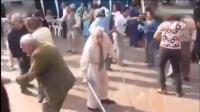 国外90岁老头广场舞, 绝对秒杀一切老太太!
