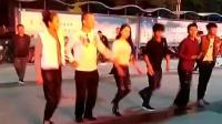 陕西广场舞燕姐穿黑色高跟皮鞋跳广场舞, 身材真的是很不错哦