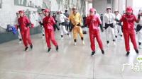 精选视频: 最新广场舞《大风歌》鬼步舞表演!