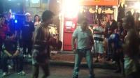 看腻了广场舞大妈的表演! 看看泰国街头泰拳的表演