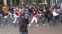国外“广场舞” 上千人聚集一起跳杰克逊的舞蹈