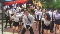 泰国人民的广场舞难道是群舞乱魔? 太欢乐!