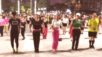 深圳大型广场舞: 广场舞不再是大妈的专属, 看年轻人舞动《Chilly Cha Cha》