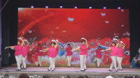 广场舞《站在草原望北京》，歌曲优美，老人跳的更是大气豪迈！