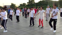 广场舞：鬼步舞《中国红》经典歌曲好听，时尚动感好看，舞步简单好学
