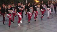 江西广场上的一群学舞大娘，鬼步舞入门第一课奔跑步，适合零基础的爱舞者！