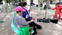 芳草湖张永德-94-2020-5-18-在广场唱翻身农奴把歌唱。