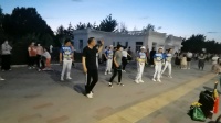 实拍，北京帅哥美女跳广场舞，舞姿优美，一起嗨起来