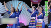 经典藏族风情广场舞《我祝祖国三杯酒》，蓝白藏袍，舞姿动人！