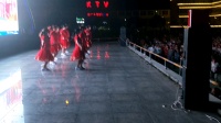 看！皖明光市文化活动李国健主持在潘村镇广场舞台上（端午节第二天）:这个广场舞《中国美》表演精彩！请欣赏！