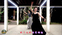 紫竹院广场舞《高原红》，杜老师和睿睿跳得洒脱大气，舞姿迷人！