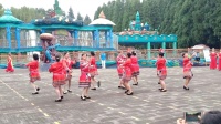 白云公园精彩的广场舞蹈-苗族舞
