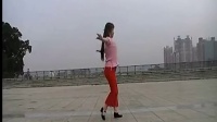 民间广场舞：乌来山下一朵花 舞蹈竹板舞