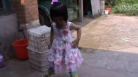 咏春广场舞。两岁半儿童演示，一物降一物。
