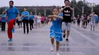 可爱小女孩带队跳跳小苹果广场舞蹈视频大全