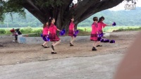 2015年吉埠开心梦之团队广场舞《碎心石》正面手拿花花球