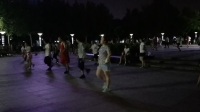 石家庄世纪公园广场舞*雨中的姑娘