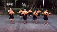 广东梅州雁洋舞动群情《勒勒车上唱情歌》广场舞！