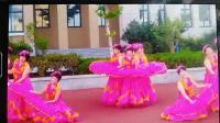 威海夏家疃红石榴舞蹈队，广场舞《祝福祖国》大气动听，舞姿优美自然。
