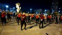 这是山东济南舞友在跳舞前的热身运动
广场舞
1536627420900