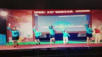 红姐在丰登坞大舞台上跳(广场舞）(钓鱼岛）（2013年八月十五晚）