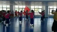 西和县广场舞舞蹈协会正在排练中