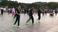 鬼步舞基本步《内交叉奔跑》上了年纪的人能鬼步舞吗 如何快速练习广场舞鬼步舞教学