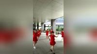 瑞昌市高丰镇青丰村何家广场舞队首次着装排练。