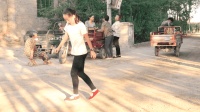 甘肃民勤农村12岁小女孩跳鬼步舞《不想长大》, 跳的美!