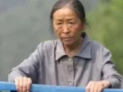 “丑娘”张少华83岁患重病，儿子却不知去向，胡歌看到心疼落泪