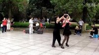 舞厅三步踩录像（和平公园易老师和赵老师2012.8.15）