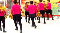 张家村姑娘舞蹈队表演