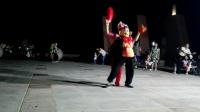 舞 猪八戒背媳妇   林中王录于威海银滩大拇指广场 2018年8月22日