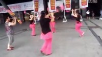 蚌埠珠园舞蹈美女队在文化广场开心舞联响
，摄影制作：李树仁老师
