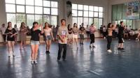 广场舞视频下载大全: 这群年轻人考试现场居然跳起了广场舞?