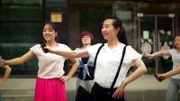 一首改编的网络歌曲《爱疯舞》崔子格、方磊、赖伟锋演唱, 广场舞大妈的首选