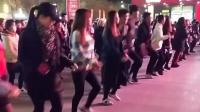 很多年轻人齐海广场舞 这广场舞跳的真厉害