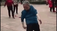 七十岁老奶奶的广场舞《九九艳阳天》, 这舞姿真是没谁了