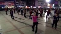 南漳中老年人参与广场健身舞活动