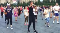 全民健身广场舞《爱火》, 这位帅哥跳的很萌哦, 棒棒哒!