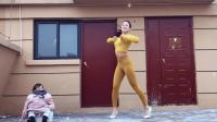 超长版的改编广场舞大妈们可以追舞了《Freaks》火爆一时的魔性舞