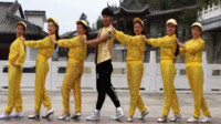 韦福强广场舞《爱如星火》原创时尚步子舞教学