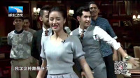 美女陈超带领外国人跳广场舞，杨迪也太会了吧，跳得有模有样的