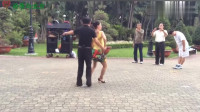 论广场舞的综合观赏性，只佩服越南大妈，舞蹈跳得游刃有余