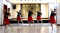 六哥明星队作品展演：广场舞《我是一条小河》，跳的过于优雅