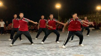 塔沟武校夏运会：塔沟学员表演广场武，完爆公园的广场舞