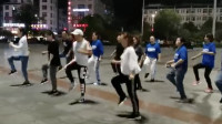 经典广场鬼步舞《2019一起嗨》，耍酷的舞步，喜欢就跳起来