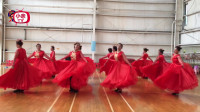 广场舞《我们的中国梦》，小亲姐姐身着红裙为我们翩翩起舞